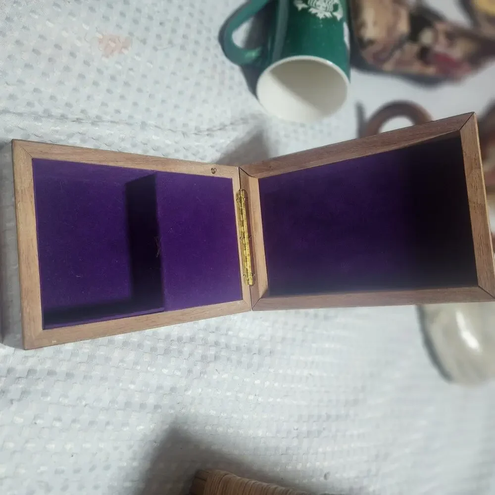 GORHAM GUC WOOD MUSIC BOX. TEDDY BEAR CLOWN
